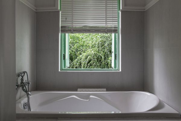 Fiberglass Tub Installation in Carbondale